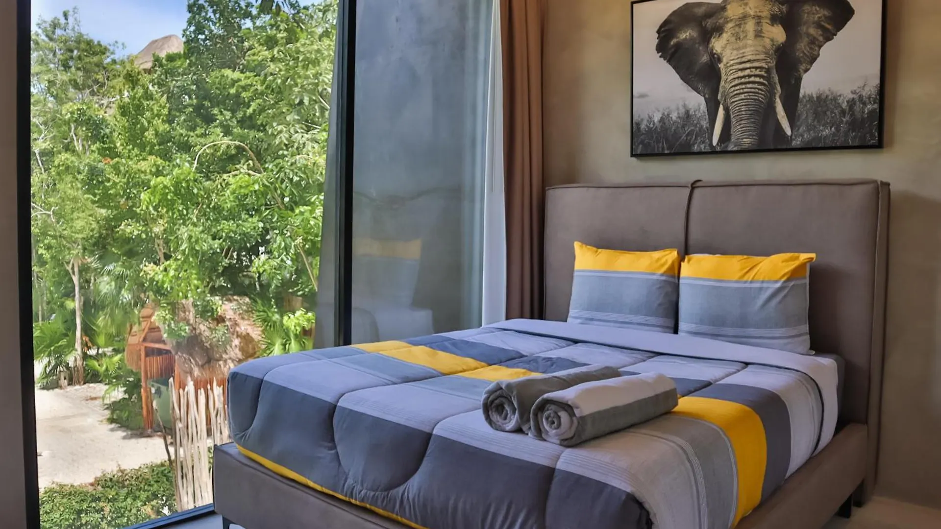 Quiet 4Br Townhouse With Private Pool, Roof, Patio Apartment Tulum 0*,  Mexico