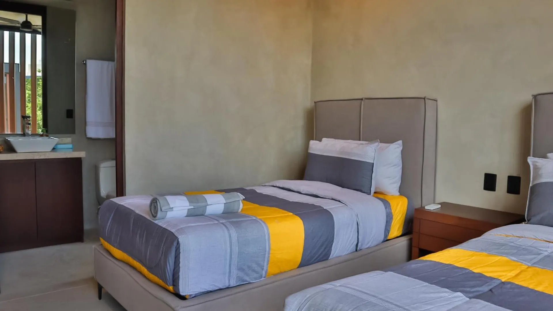 Quiet 4Br Townhouse With Private Pool, Roof, Patio Apartment Tulum